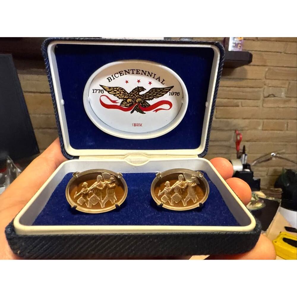 Vintage Swank Bicentennial Gold Cufflinks 1776–1976 with Box | Drum Scene